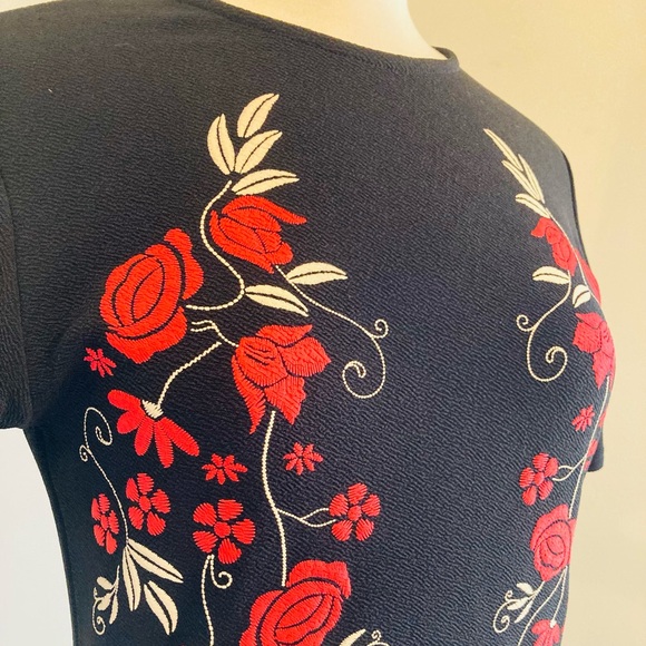 L.N.V Black Dress with front floral textures print - Picture 2 of 6